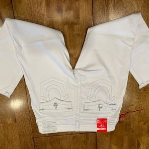NWT True Religion Halle mid-rise capri, white, sz 29